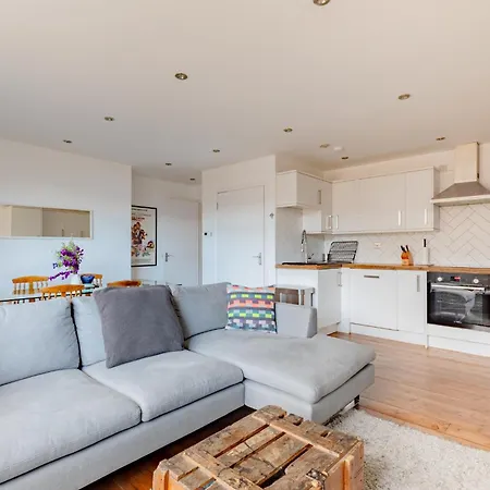 Contemporary 2Bd Flat With Balcony Shoreditch